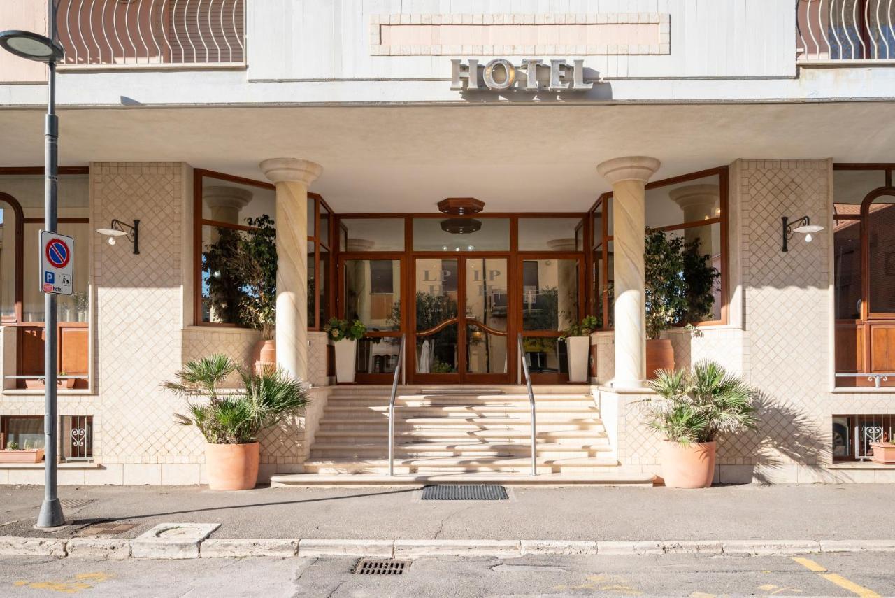 Lola Piccolo Hotel E Appartamenti Marina di Grosseto Zewnętrze zdjęcie