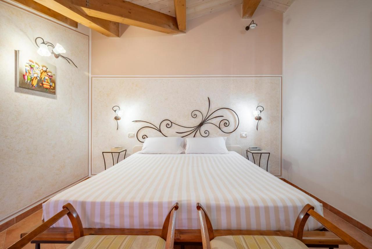 Lola Piccolo Hotel E Appartamenti Marina di Grosseto Zewnętrze zdjęcie