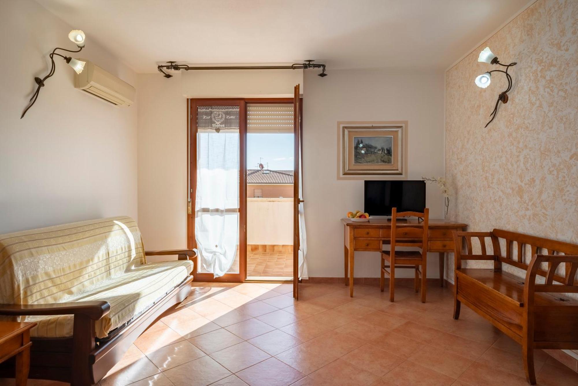 Lola Piccolo Hotel E Appartamenti Marina di Grosseto Zewnętrze zdjęcie