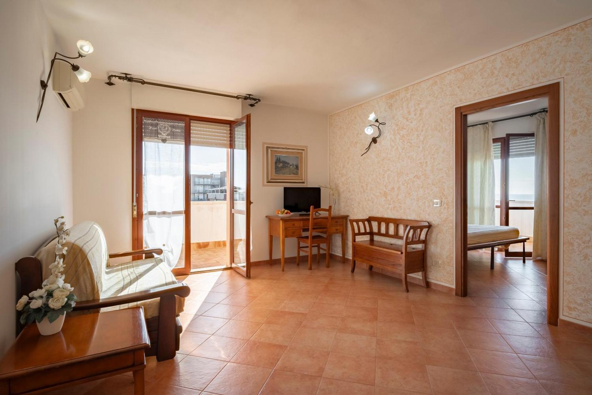 Lola Piccolo Hotel E Appartamenti Marina di Grosseto Zewnętrze zdjęcie