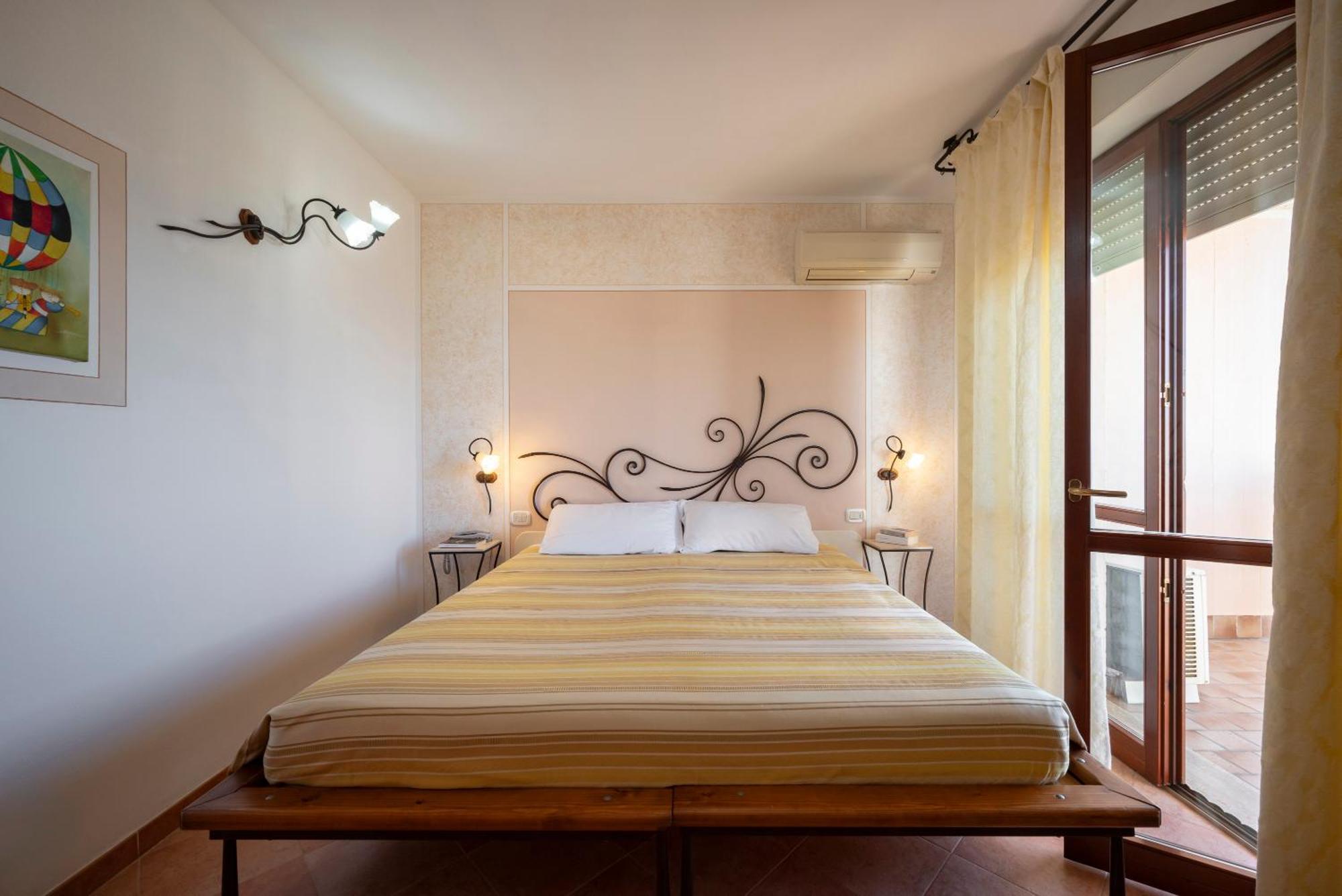 Lola Piccolo Hotel E Appartamenti Marina di Grosseto Zewnętrze zdjęcie