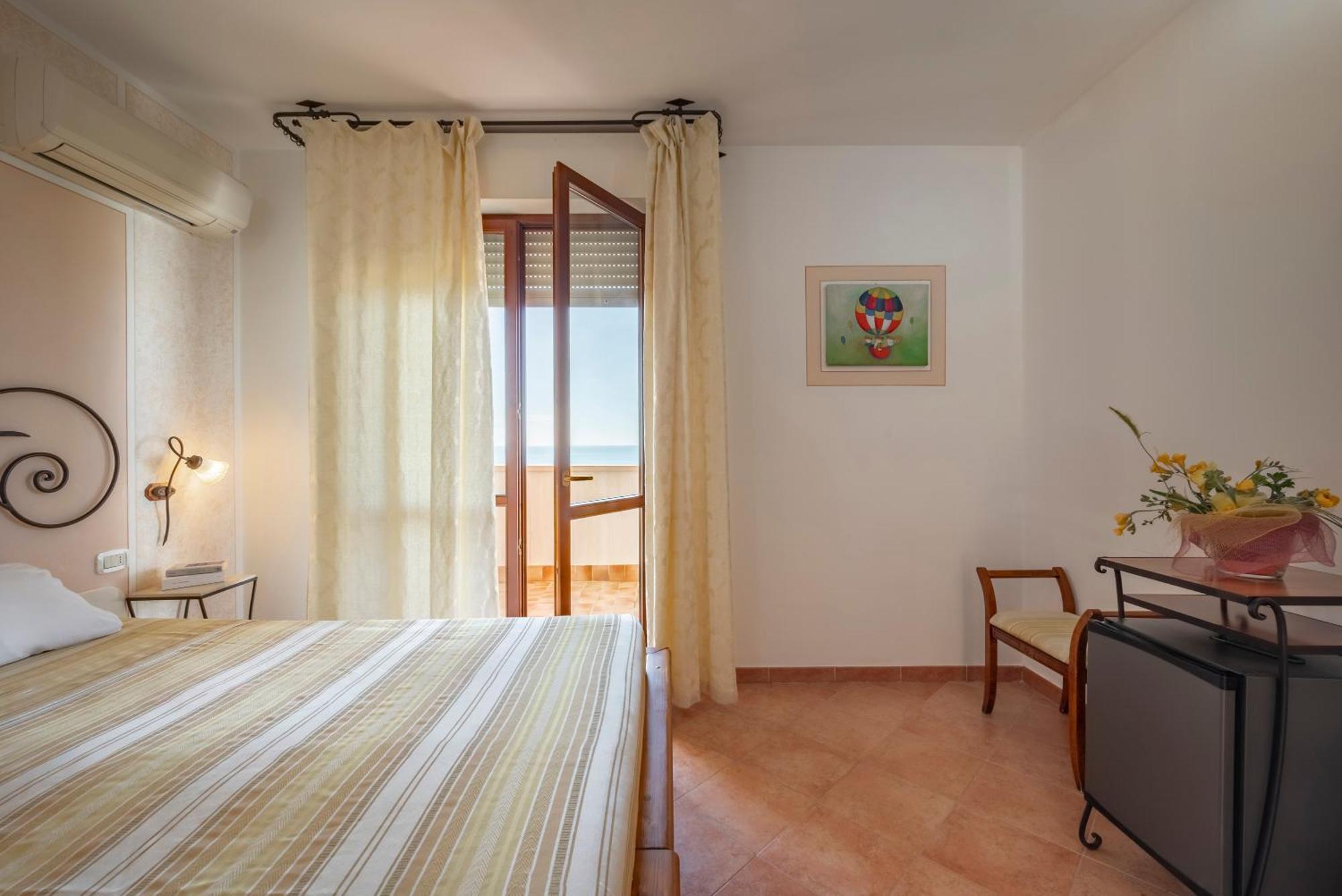 Lola Piccolo Hotel E Appartamenti Marina di Grosseto Zewnętrze zdjęcie