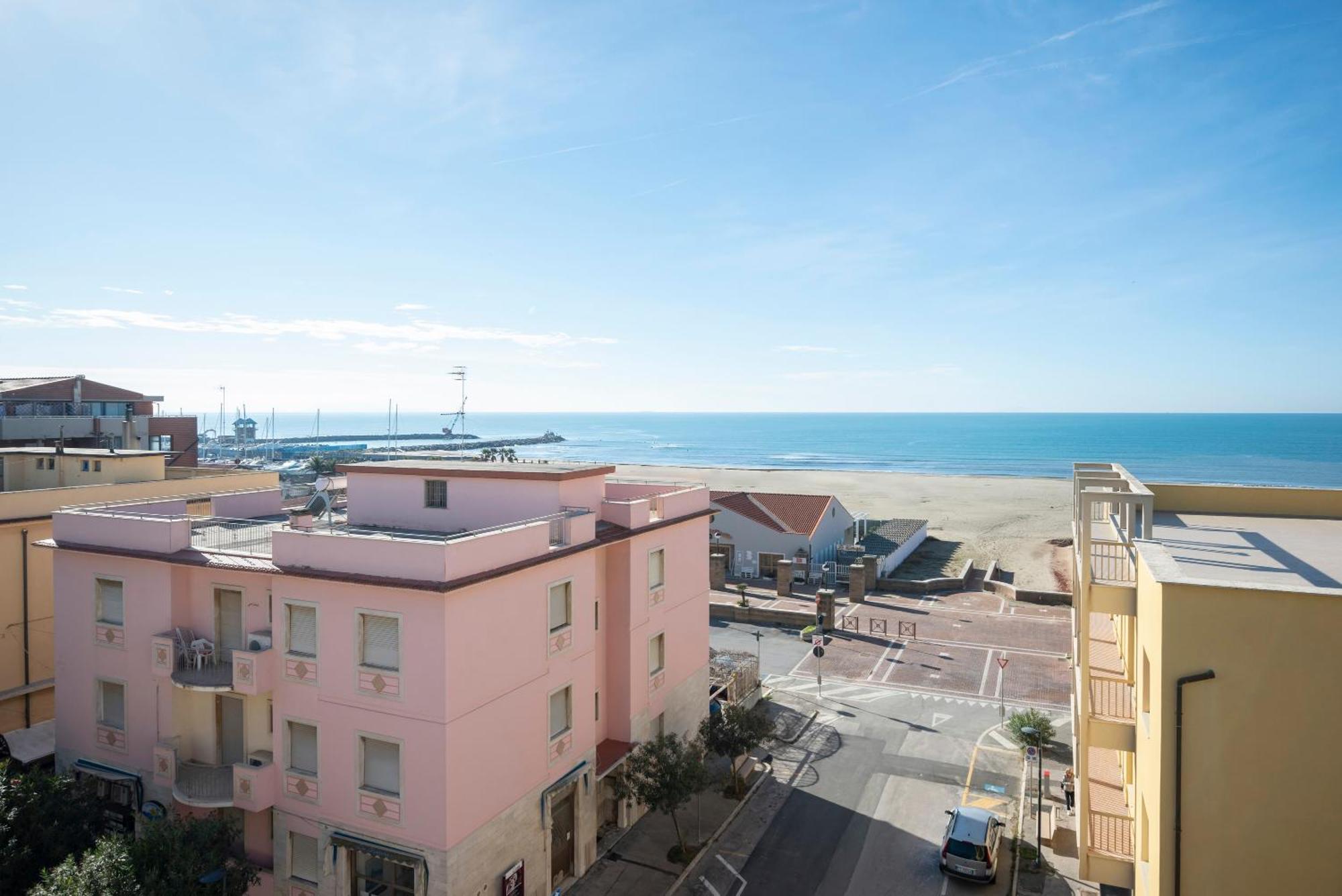 Lola Piccolo Hotel E Appartamenti Marina di Grosseto Zewnętrze zdjęcie