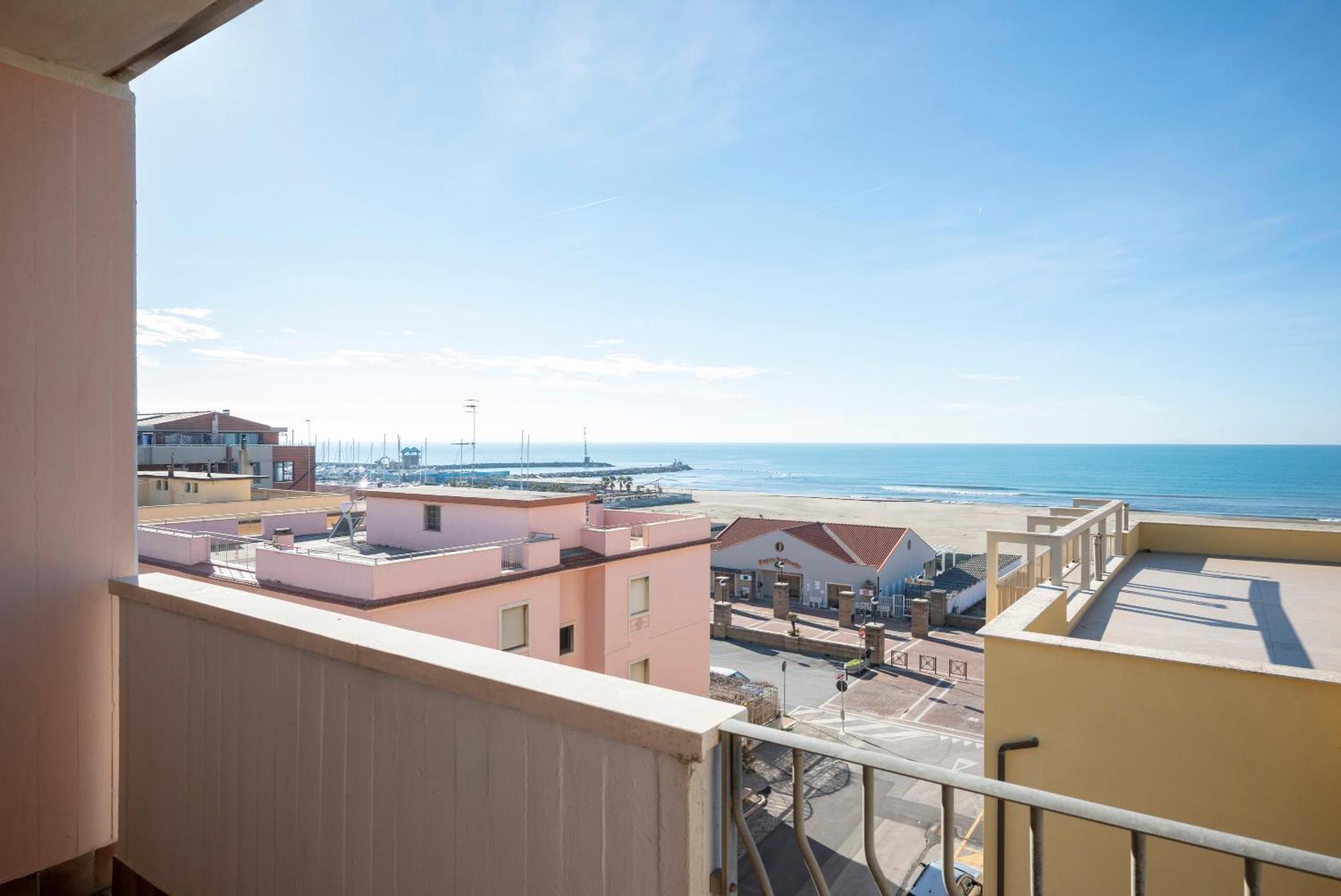 Lola Piccolo Hotel E Appartamenti Marina di Grosseto Zewnętrze zdjęcie