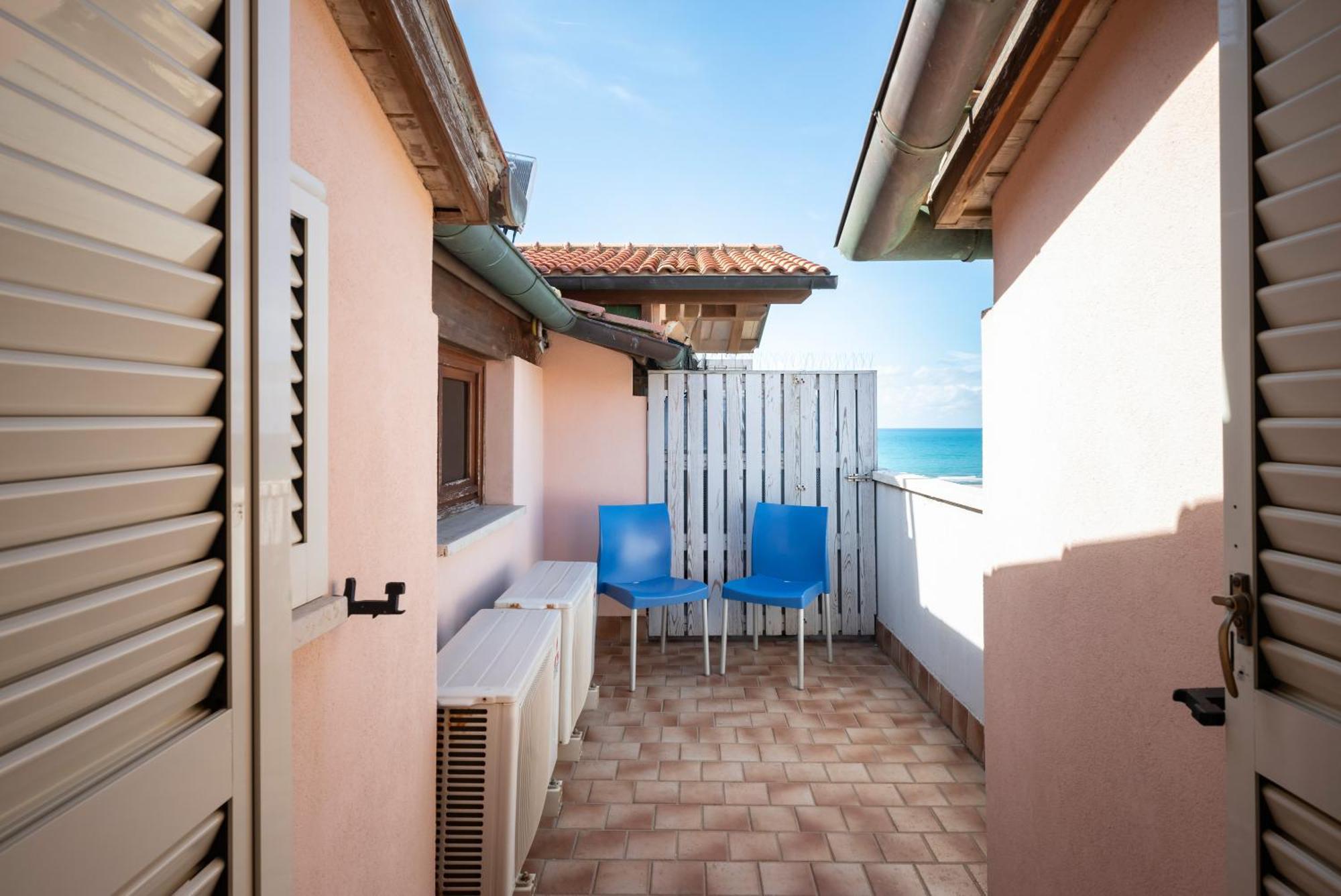 Lola Piccolo Hotel E Appartamenti Marina di Grosseto Zewnętrze zdjęcie