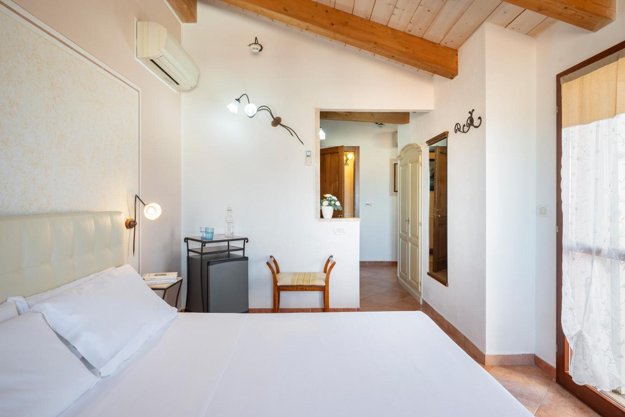 Lola Piccolo Hotel E Appartamenti Marina di Grosseto Zewnętrze zdjęcie